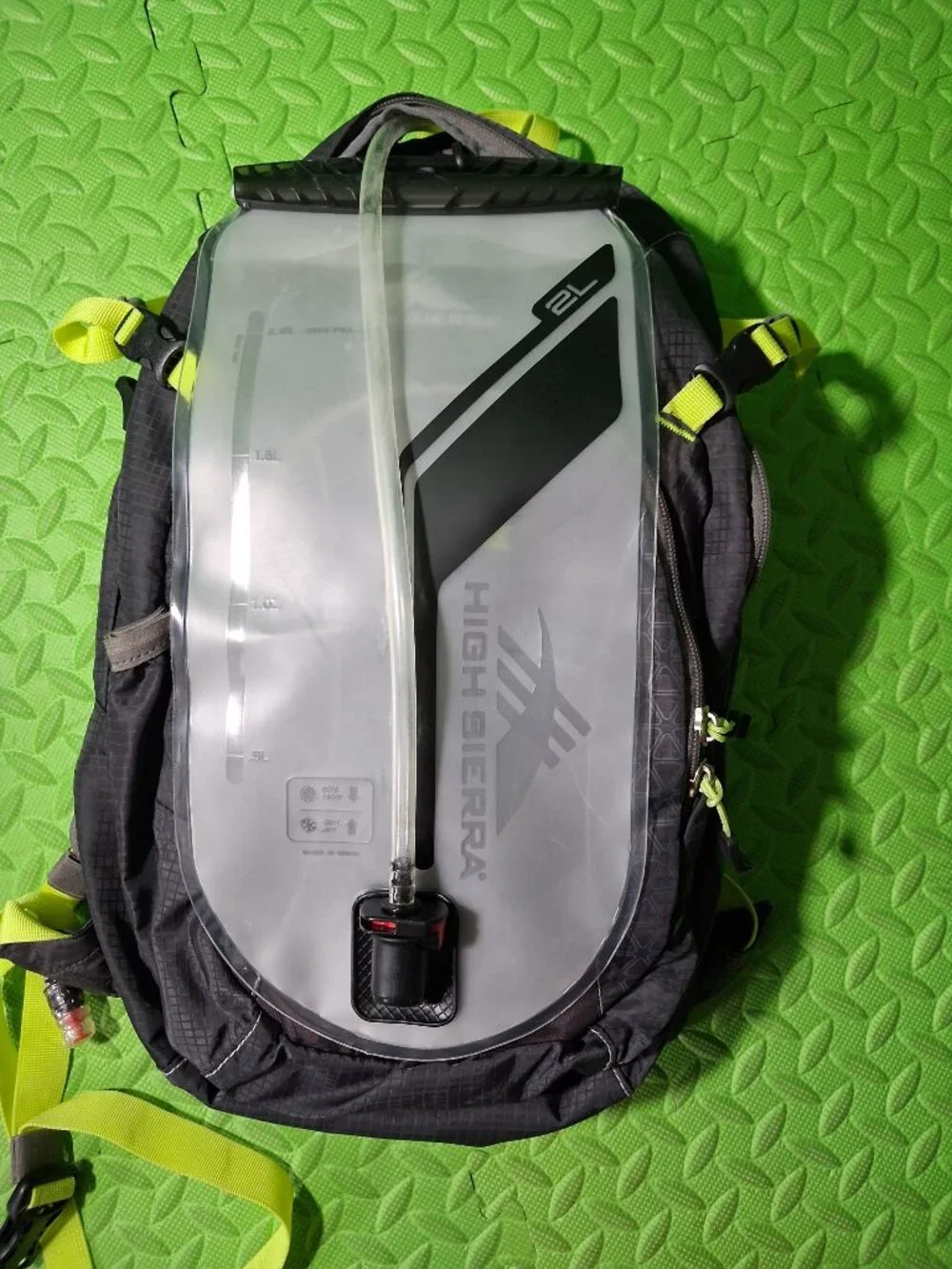 High Sierra Air Flow Hydration backpack